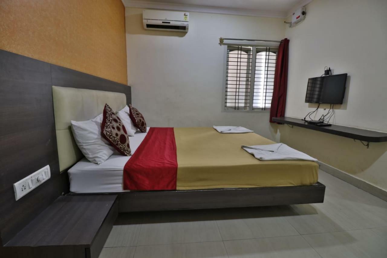 Отель Vijaya Lakshmi Residency Бангалор Экстерьер фото